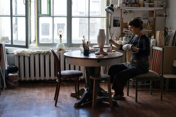 Les tables en céramique : pourquoi opter pour ces dernières